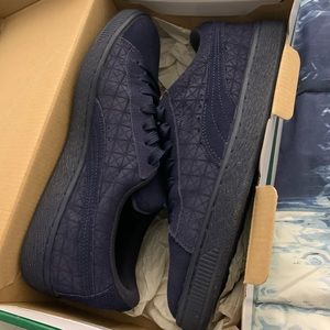 Navy Puma Sneakers